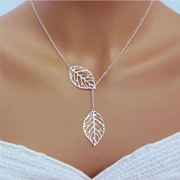 “Arya” Unique Boho Minimalist Leaf Dangle Necklace - Picture 3 of 8